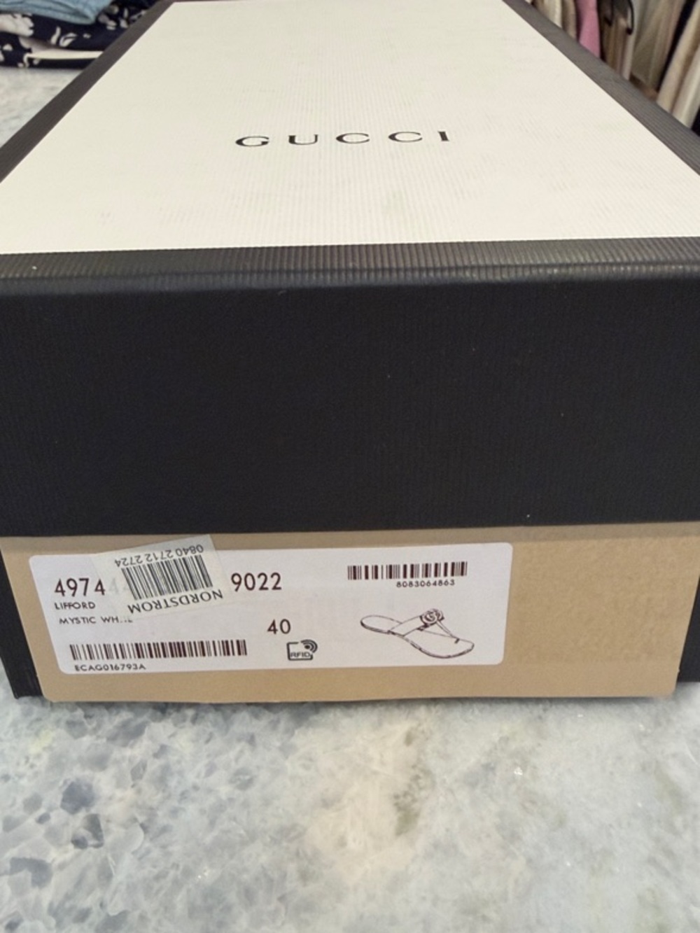 LIKE NEW Gucci White Marmont GG Sandals - Picture 10 of 13